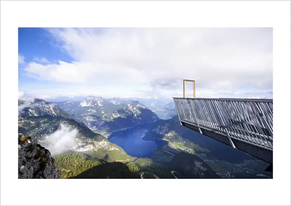 5fingers viewing platform and lake Hallstattersee