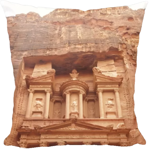The spendid facade of the Treasury, Petra, Jordan