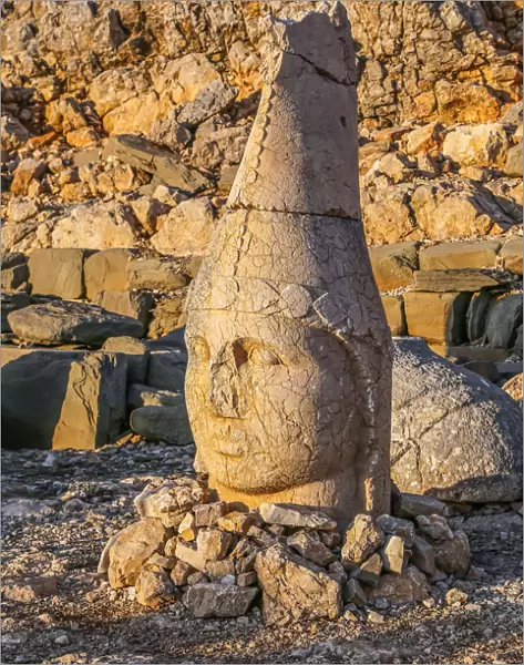 Stone heads at nemrut dagi, Turkey
