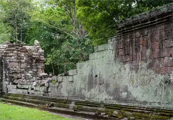 A ruined wall of Ta Prohm Temple