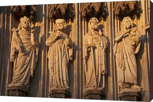 Figures of saints on the main portal, west facade, Cologne Cathedral, Cologne, North Rhine-Westphalia, Germany