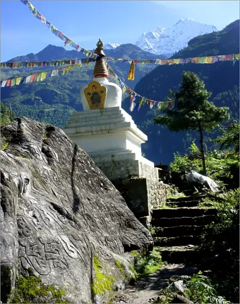 Stupa and Mani stone along Everest Base Camp Trek