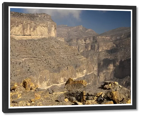 Canyon, valley of the Grand Canyon of Oman in Wadi Nakhur at the foot of Jebel Shams Mountain, Al Hajar Mountains, Sultanate of Oman, Middle East, Asia