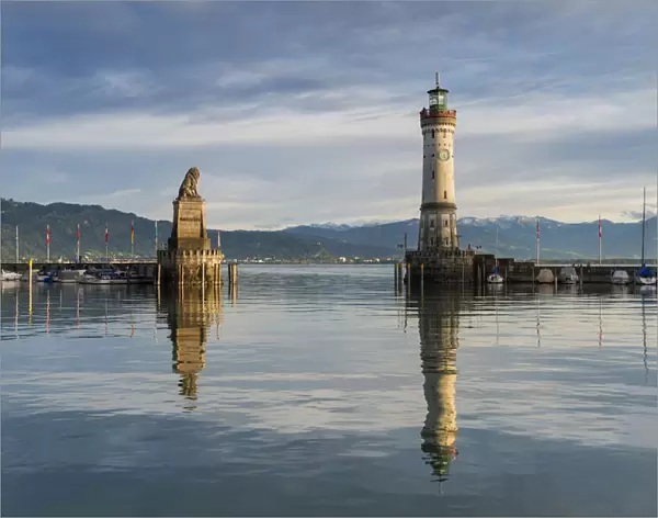 Harbour of Lindau with the Bavarian lion and a lighthouse, Lake Constance, Lake Constance, Lindau - Bodensee, Swabia, Bavaria, Germany