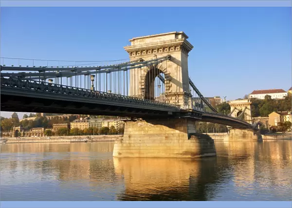 Szechenyi lanchid, or Szechenyi Chain Bridge, over the Danube between Buda and Pest, Budapest, Hungary