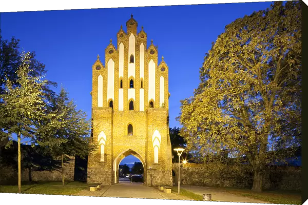 Neues Tor, inner gate, city gate of the medieval fortifications, Four Gates City, Neubrandenburg, Mecklenburg-Western Pomerania, Germany