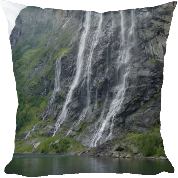Seven Sisters Waterfall, Geirangerfjord, Geiranger, More og Romsdal, Western Norway, Norway