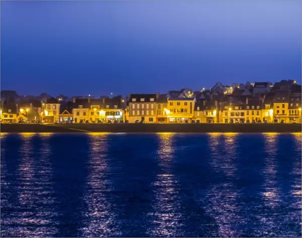 Quai with illuminated houses, Camaret-sur-Mer, Departement Finistere, Brittany, France