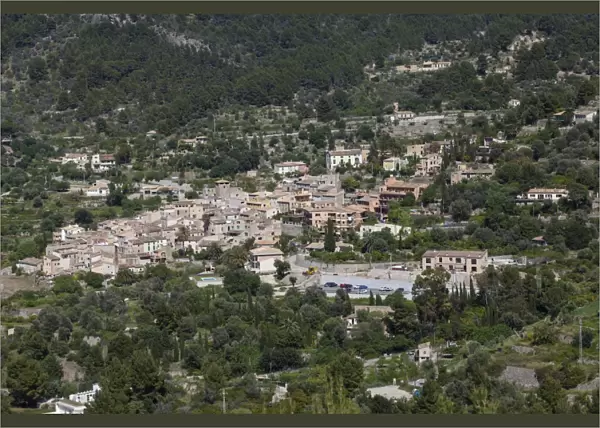 View of the mountain village of Estellencs, Serra de Tramuntana, Northwestern Coast, Mallorca, Balearic Islands, Spain, Europe