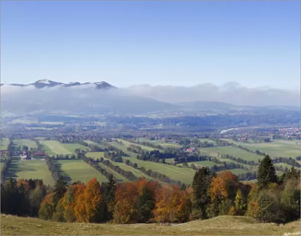 Panoramic view from Sonntratn Mountain near Gaissach over the Isar valley, looking towards Brauneck, Benedict Wall, Zwiesel and Blomberg, with Bad Toelz on the right, Isarwinkel, Upper Bavaria, Bavaria, Germany, Europe