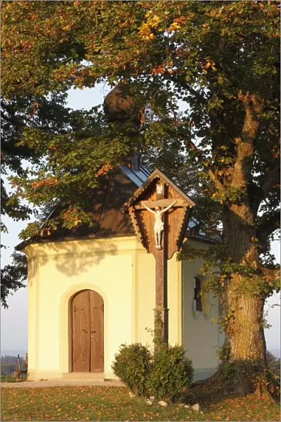 Maria-Dank-Kapelle, Marys Chapel, on Fuerst-Tegernberg mountain near Degerndorf, Muensing, five lakes area, Upper Bavaria, Germany, Europe, PublicGround