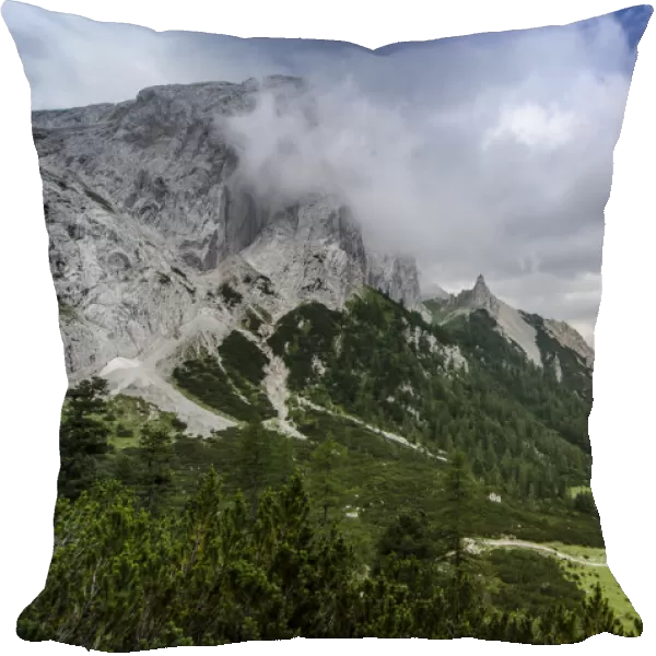 Hinterautal valley, Karwendel Mountains National Park, Tyrol, Austria, Europe