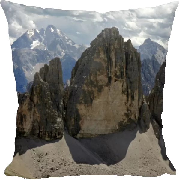 Mt Drei Zinnen, Tre Cime di Lavaredo, Sesto Dolomites, South Tyrol, Italy, Europe