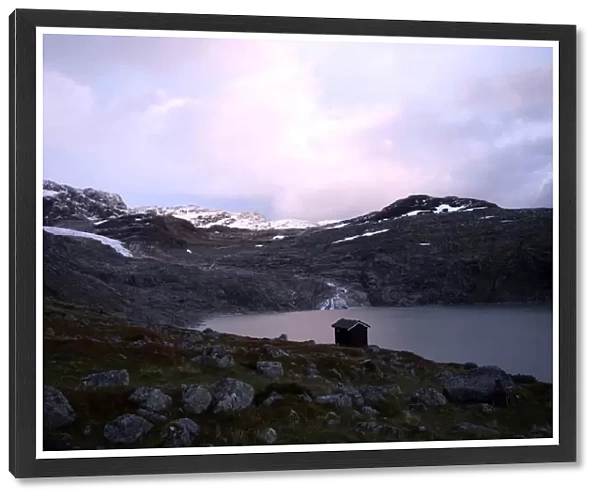 Evening mood at the Rembesdalseter hut, Rembesdalsvatnet, Hardanger mountain plateau, Norway, Europe