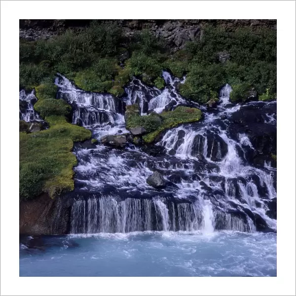 Iceland, Borgarfjordur, Hraunfossar waterfall