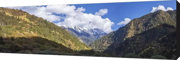 jiuzhaigou mountains