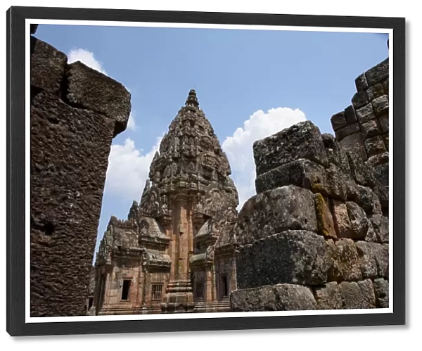 Religious buildings constructed by the ancient Khmer art