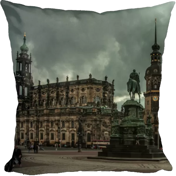 Theaterplatz and Dresden Cathedral