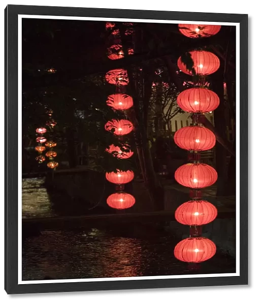 Chinese lanterns along street in lijiang