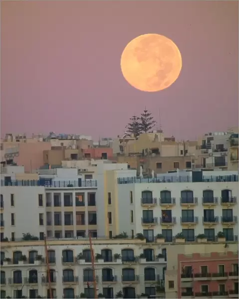 Full moon in Malta