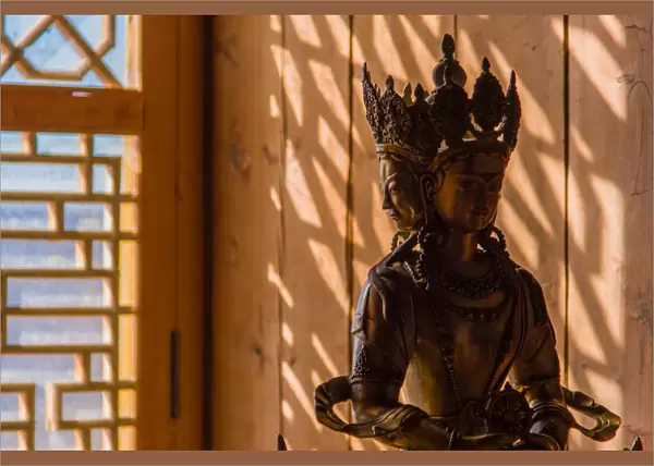 Bronze Bodhisattva statue in Songzanlin Monastery