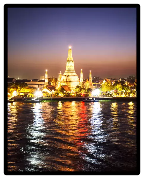 Thailand, Bangkok. Wat Arun (temple of dawn) at dusk