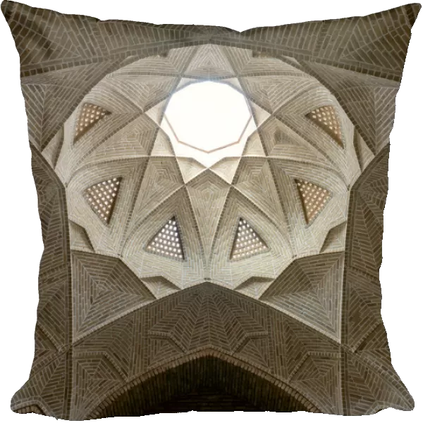 Shah Abbasi Caravanserai dome detail, Meybod, Iran