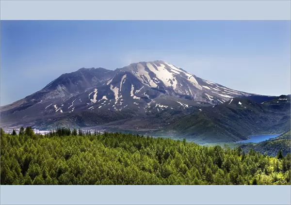 Mount St. Helens in National Volcanic Monument, Washington State, USA