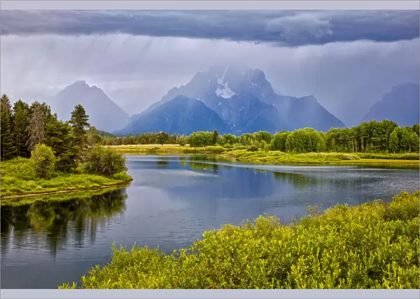 Early Morning light at Oxbow Bend of Snake River, Grand Teton National Park, Wyoming, USA