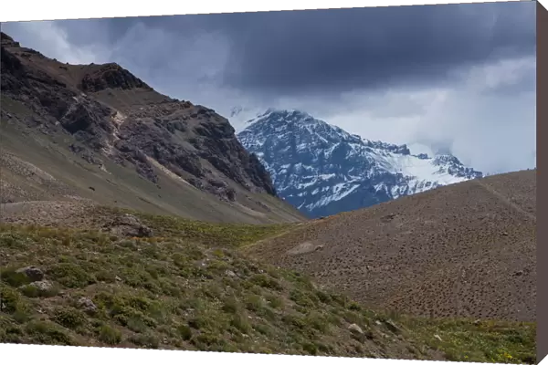 Mountain pass between Mendoza and Santiago, Andes, Argentina