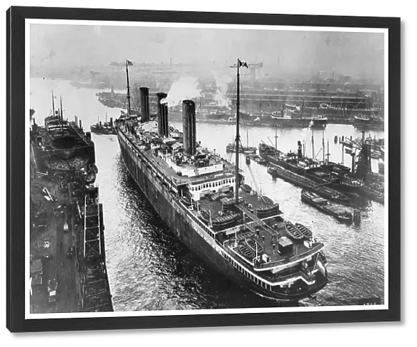 Imperator. 1914: The Hamburg America vessel Imperator in dock
