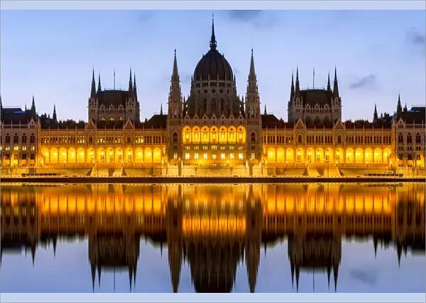 Blue Hour Hungarian Parliament Building OrszAaghAaz Budapest Hungary