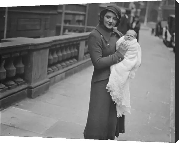Mrs Richard Bailey ( Wife of lieutenant Richard Bailey ( Royal Navy ), with her infant son