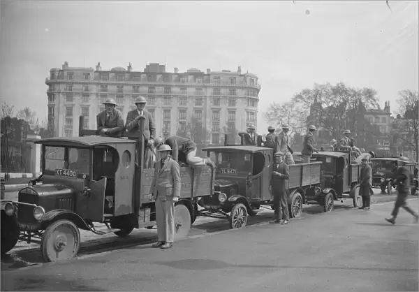 The General Strike Tin hatted volunteers in Hyde Park