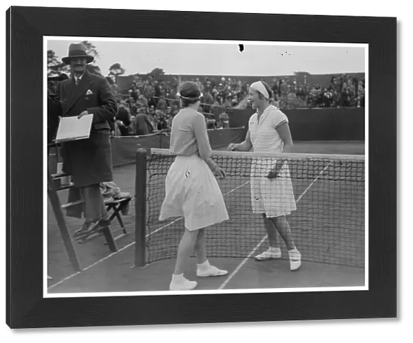 Betty Nuthall defeats new tennis star, Miss Trammers forgets her clothes