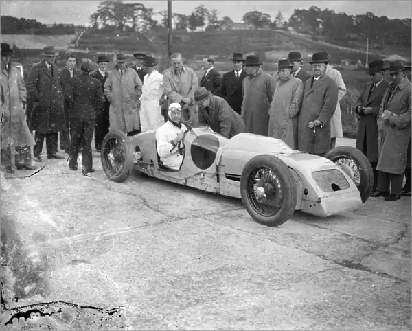 Attempt on diesel car records at Brooklands. Mr Reginald Munday making his record
