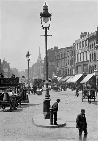 A busy London street scene. Early 1900s