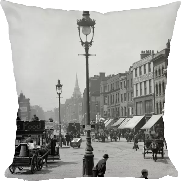 A busy London street scene. Early 1900s