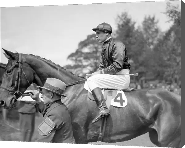 Gatwick Races, Sussex, England. Jockey, W Johnstone. 19 May 1934