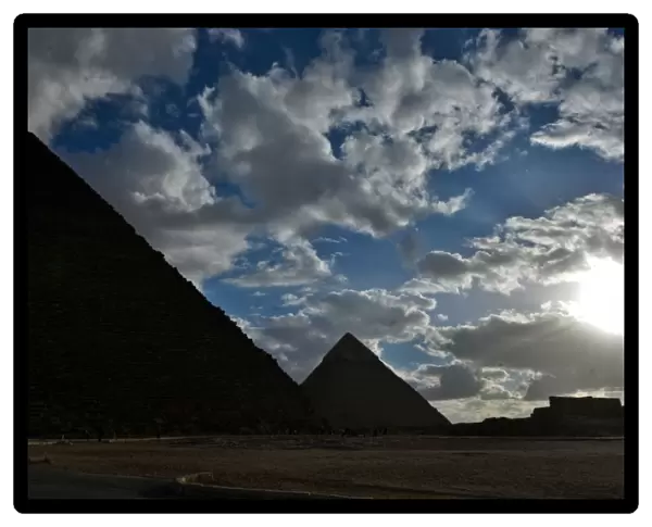 Egypt-Scene-Pyramids-Tourism-Heritage-Giza