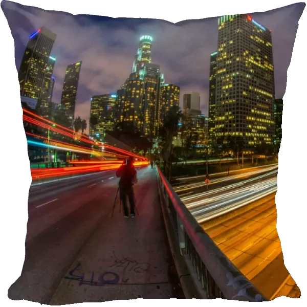 Us-Feature-Traffic-Downtown-Los Angeles