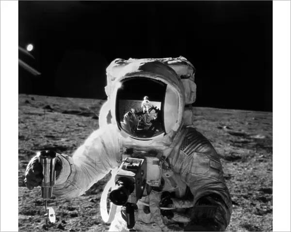 Us-Space-Moon-Apollo XII