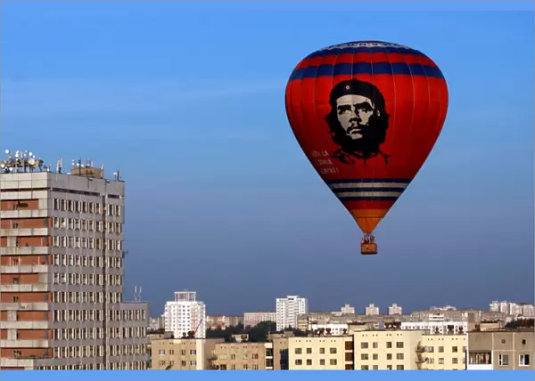 A hot-air balloon showing a portrait of Argentinian Marxist revolutionary Ernesto