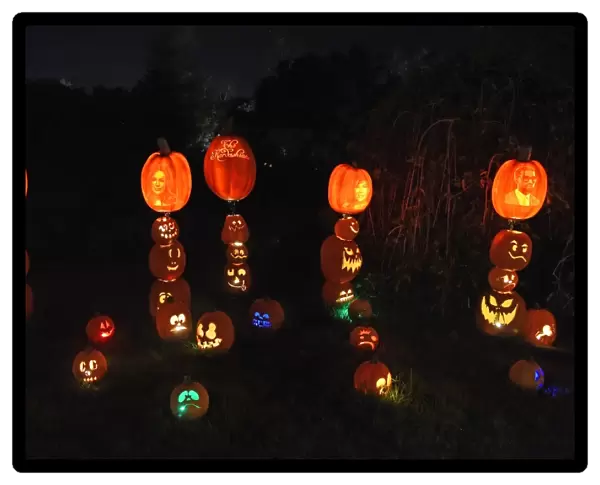 Us-Halloween-Pumpkins-Jack O lanterns-Carving-Illuminated-Rise O