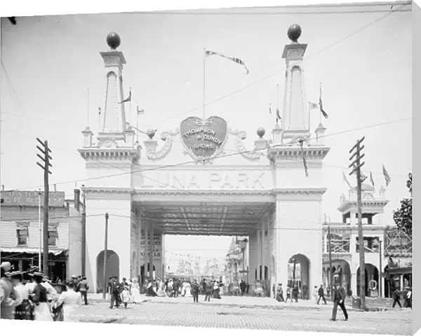 Entrance to Luna Park, Coney Island, New York, 1903-06 (b  /  w photo)