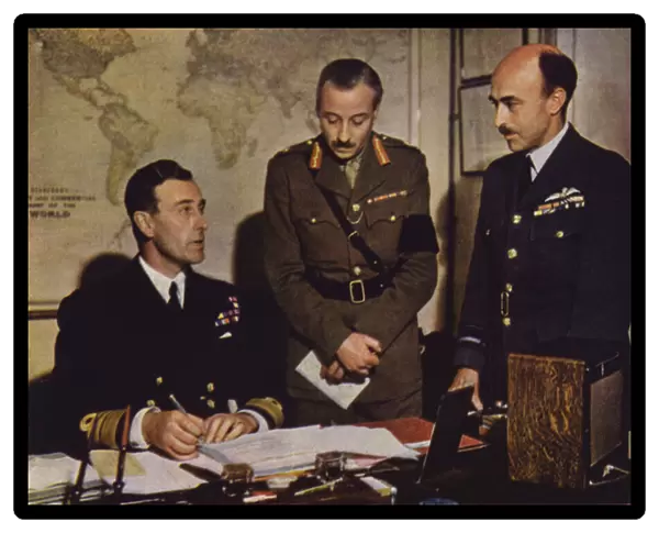 British Vice-Admiral Lord Louis Mountbatten with his staff at Combined Operations Headquarters, World War II, 1942-1943 (photo)