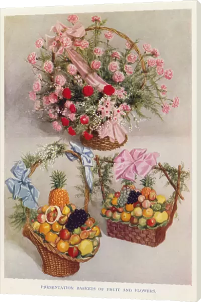 Presentation baskets of fruit and flowers (photo)
