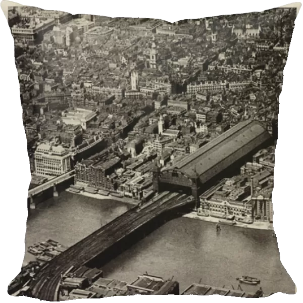 Aerial view of Cannon Street Station, terminus of the Southern Railway in the City of London (b  /  w photo)