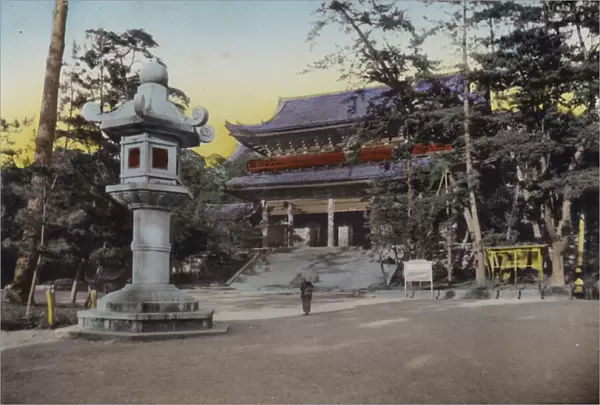 Japan, c. 1912: Chionin Budhist Temple, one of most influential sect in Japan (photo)