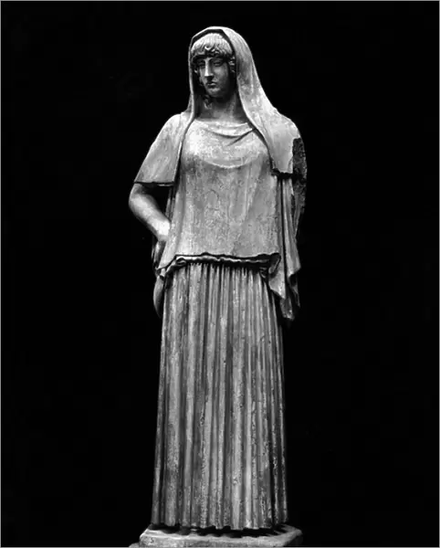Statue of Hestia (marble)